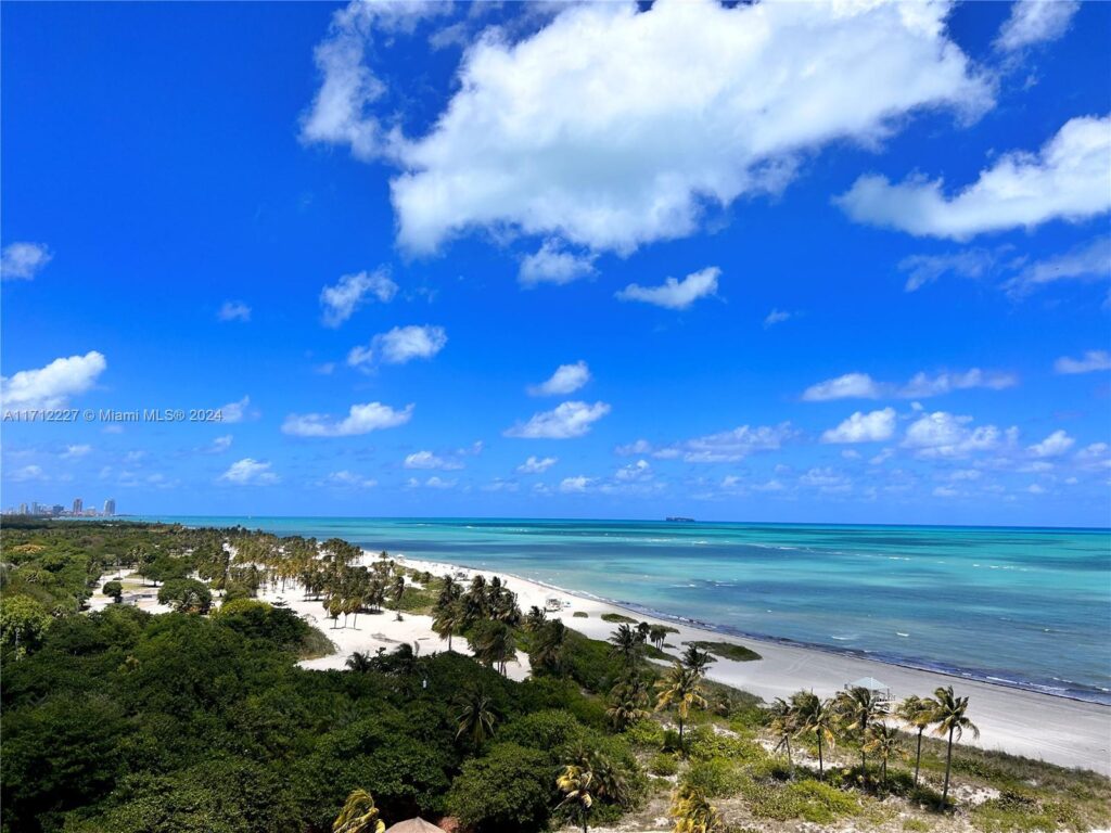 Commodore Club Key Biscayne View